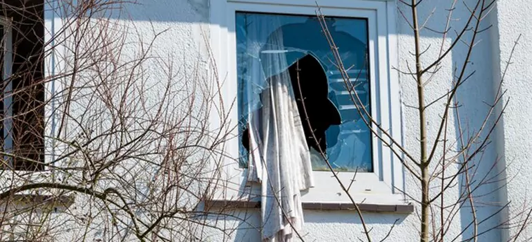 Storm Window Installation Contractors in Palm Harbor, FL